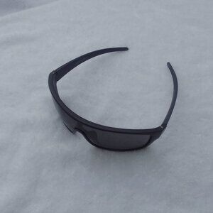 Best-selling sharp trendy sunglass, brand new